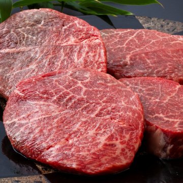  松阪牛赤身ステーキ100g×2「冷凍便」和食 パーティー キャンプ ご褒美 ギフト お歳暮 プレゼント 敬老の日 お中元 母の日 父の日 ラッピング 和牛 お肉ギフト お祝い 送料無料