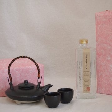 国産美濃焼 黒千代香2合セット2客ツル付(450g)黒木本店 本格米焼酎 野うさぎの走り (宮崎県) 600ml