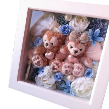 結婚祝い ダッフィー ぬいぐるみ 花 プリザーブドフラワー入り 壁掛け ダッフィー シェリーメイ 水色◆誕生日プレゼント・記念日の贈り物におすすめのフラワーギフト