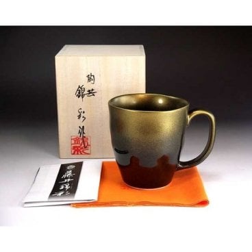 【有田焼 陶芸家 藤井錦彩作】 天目釉金彩マグカップ 文字入れ可能な木箱入り（御祝い・父の日・母の日・贈り物・記念品・長寿・メモリアル）