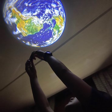 スペース プロジェクター こども おもちゃ 子供 スライド 教育 学習 就寝 男の子 女の子 子供用 キッズシアター 寝かしつけ 小型 玩具 キッズ 子ども 知育 勉強 子育て グッズ 子守 誕生日 プレゼント プラネタリウム 家庭用 クリスマス 知育