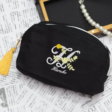敬老の日 プレゼント ギフト 2026 名入れ 刺繍 レース イニシャル スクエア ポーチ レディース 誕生日 お祝い 贈り物 小物入れ 化粧ポーチ かわいい メイクポーチ 大きい　黒 ブラック 祖母 おばあちゃん 実用的 おしゃれ 趣味グッズ もらって嬉しい センスがいい 