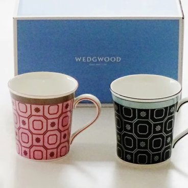 ウェッジウッドWEDGWOOD　パラディオ　マグカップ　ペア　（ブランドボックス付き）【御結婚御祝・内祝・新築御祝・還暦御祝・御礼・寿・ギフト包装可能】