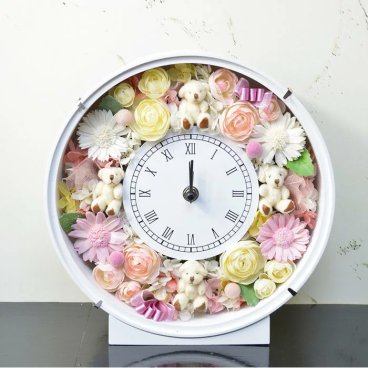 本州送料無料・12時までのご注文で即日発送（土・日・祝は除く）アーティフィシャルフラワー&プリザーブドフラワー ミニくまさん 時計 フラワーギフト 誕生日祝い 結婚祝い 開店祝い 開業祝い 贈り物 プレゼント ギフト 花 アレンジメント バラ