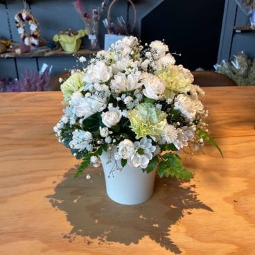 お盆 お供え 花 お悔やみ 花束 アレジメント 仏花 贈り物 法事 命日 お供え物 一周忌 三回忌 七回忌 月命日 お供え花 お供え物 ペット 四十九日 法要 供花 法要 仏事 フラワーアレンジメント 生花 お供え洋風アレンジメント