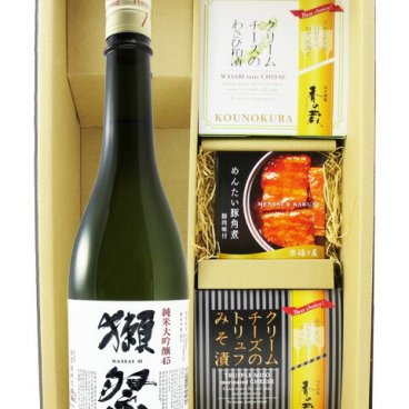 ★ 送料無料 ★ 獺祭 ( だっさい )  純米大吟醸45 720ml + クリームチーズ2種 + めんたい豚角煮セット【 8330 】【 日本酒・おつまみセット 】【 ハロウィン 贈り物 ギフト プレゼント 誕生日 結婚のお祝い 】