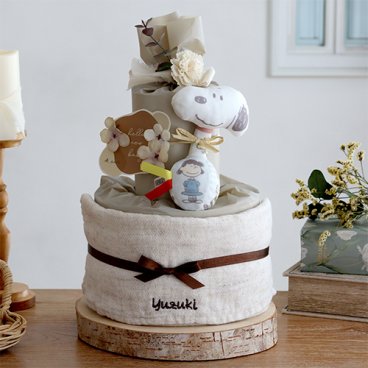【出産祝い】スヌーピー（snoopy）にぎにぎラトルおむつケーキ  |スヌーピー ソフトトイ 名前刺繍 名入れ おしゃれ かわいい 男の子 女の子 パンパース