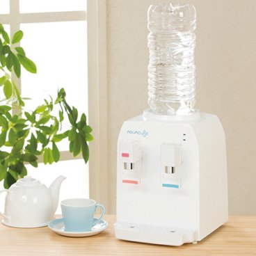 1-2W コンパクトウォーターサーバー AQUACUBE2[家庭用 卓上サーバー ペットボトル 卓上 ウォーターサーバー 小型 ミニ 卓上ウォーターサーバー お湯 水 温水 冷水 お茶 コーヒー ミルク ポット 代用]