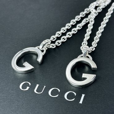 GUCCI グッチ ペアネックレス Gロゴ 結婚記念日 プレゼント ペア 夫婦 両親 友達カップル お揃い カップル ネックレス ペンダント 誕生日 ペアアクセサリー ペアジュエリー ペアギフト 贈り物 成人 卒業 入学