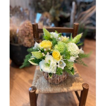 ☆季節のアレンジメント☆お花　花　生花　花束　フラワー　アレンジメント　ドライフラワー　プレゼント　ギフト　贈り物　お祝い　誕生日 母の日　父の日　結婚祝い　出産祝い　バレンタインデー　ホワイトデー　記念日　敬老の日　結婚記念日 彼氏　彼女　送別　退職　入学　卒業　開店祝い　周年祝い