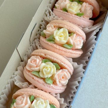 花マカロン 花咲くローズトゥンカロン 人気スイーツ スイーツギフト 焼き菓子 かわいいクッキー 母の日 父の日  敬老の日 誕生日 記念日 内祝い 結婚祝い 出産祝い 卒業祝い 就職祝い ギフト 贈り物 お中元 お歳暮 マカロン