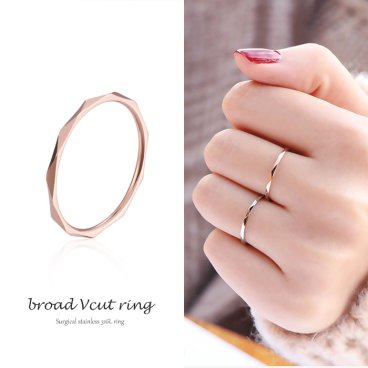 サージカルステンレスリング Vカットリング　jagged broad ring 316L ステンレス製 華奢リング 極細リング スキニーリング ピンキーリング ミディーリング ファランジリング レディース 指輪 アクセサリー キラキラ ニッケルフリー　金属アレルギー対応