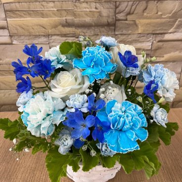 123 青系アレンジメント お花 花 生花 花束 フラワーアレンジメント 洋風  オシャレ  お祝い 発表会 誕生日 結婚祝い 出産祝い ホワイトデー バレンタイン 父の日 母の日 敬老の日 記念日 結婚記念日 送別 退職 入学 卒業 開店祝い 周年祝い プレゼント ギフト 贈り物