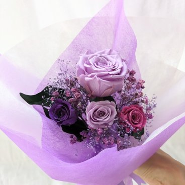 プリザーブドフラワー／大輪のライラックローズとのミニ薔薇とかすみ草のふんわり花束
