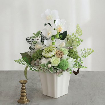 プリザーブドフラワー 仏花 華麗（かれい） | お供え花 供花 仏壇用 初盆 新盆 四十九日 一回忌 三回忌 法事 法要 お供え お悔やみ お彼岸 花器付き 即日発送 送料無料