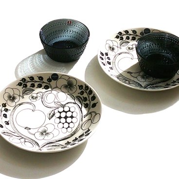 北欧ブランド食器　アラビアARABIA　イッタラiittala  ボウル・プレート・ペアセット2462977【食器セット　お祝い　新生活　プレゼント　自宅用食器　贈答品　ブランドのお皿】【御結婚御祝・内祝・新築御祝・還暦御祝・御礼・寿・ギフト包装可能】