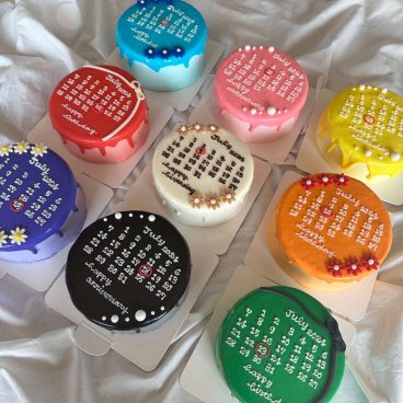 推しカラーが選べる♡カレンダーセンイルケーキ～4号Ver.～ デコレーションケーキ 
