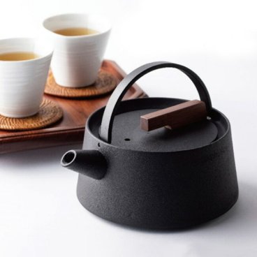 南部鉄器 tetu 鉄瓶 1L[日本製 急須 南部鉄器鉄瓶 モダン おしゃれ 白湯 鉄分 南部鉄器急須 南部鉄器やかん ガス 直火 IH ガス対応 IH対応 やかん お湯 お茶 1リットル 湯沸かし 鉄分補給]