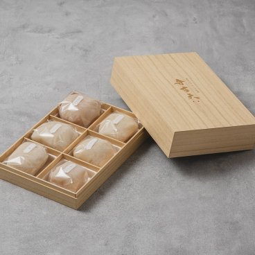 弁才天 贈答用化粧箱 季節のフルーツ大福（6個入り）