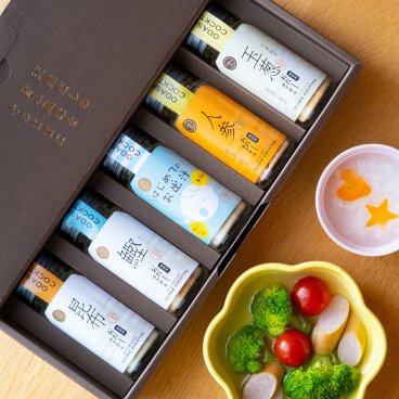無添加 おだしカクテル ママ楽々5本セット （鰹 昆布 はじめてのおだし 人参 玉ねぎ 各1本）お中元 内祝 国産 天然 高級だし 調味料 酵母エキス 加水分解物 食塩 不使用 産後 乳児用規格適用商品 出産祝 誕生日 プレゼント お歳暮 実用的 ギフト ホワイトデー おしゃれ