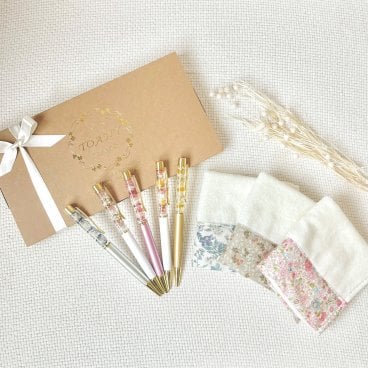 大人気 ハンカチ ハーバリウム ボールペン ギフト 花 花束 誕生日 プレゼント ギフト 退職 転勤 祝 結婚 内祝 入学 就職