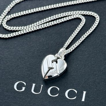 GUCCI グッチ ネックレス レディース 母の日 シルバー925 チェーン ノット ハート ペンダント シンプル おしゃれ 結婚式 結婚記念日 プレゼント 妻 彼女 誕生日プレゼント 女性 母 ギフト チェーンネックレス ジュエリー 成人 卒業 入学