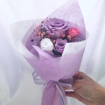 パープルローズとミニ薔薇とかすみ草のふんわり花束（プリザーブドフラワー）