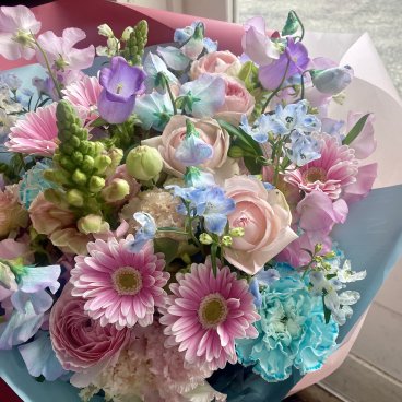 フラワーアレンジメント 退職祝い 送別会 おまかせで安心 デザイナーにおまかせ 生花使用◆送別会・記念日のギフトにピッタリ♪