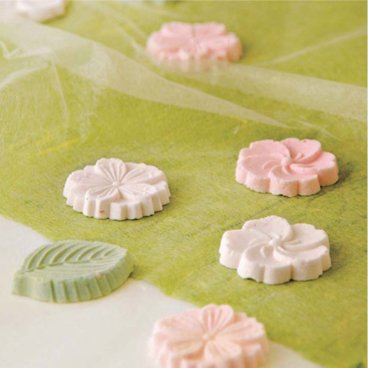 【お手土産にぴったり】干菓子なのに不思議な味わい！西行桜【可愛らしいお菓子】葛菓子 和三盆糖 葛菓 小袋 本葛 奈良 お茶菓子 お菓子 かわいい 可愛い カラフル おしゃれ 贈り物 ギフト プレゼント 手土産 お持たせ 御祝 御礼 母の日 敬老の日