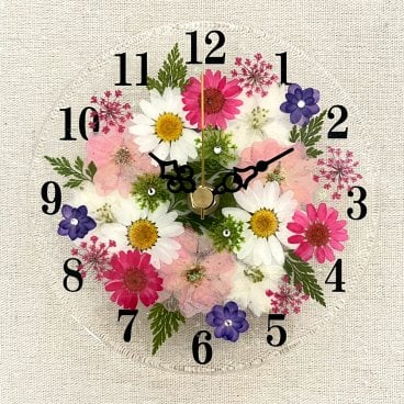 ◆花時計 φ15cm 【フラワーガーデン・ピンク  掛時計 置時計】 押し花をレジンでコーティングしたハンドメイドの可愛い花時計！人気のギフト 誕生日 母の日 新築お祝い など