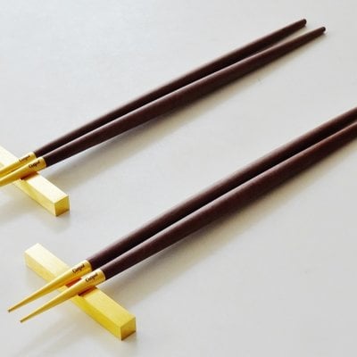 クチポール Cutipol GOA  ゴア ブラウンゴールド 箸 + 箸置きセット ペアG029BGB【ブランドボックス付属】【ブランド食器】【箸セット】 【御結婚御祝・内祝・新築御祝・還暦御祝・御礼・寿・ギフト包装可能】