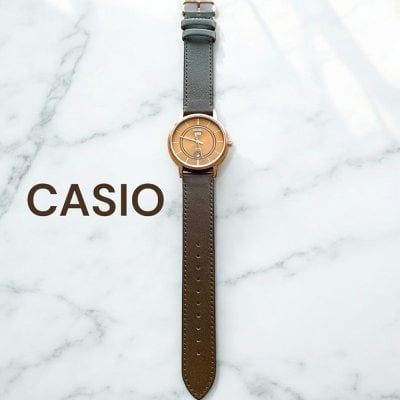 日本未発売 カシオ CASIO 腕時計 メンズ 収納ケース付き シンプル ダークブラウン レザー 革ベルト デイト表示 防水 ビジネス カジュアル プレゼント ギフト 時計 男性 誕生日 記念日 成人 卒業 入学