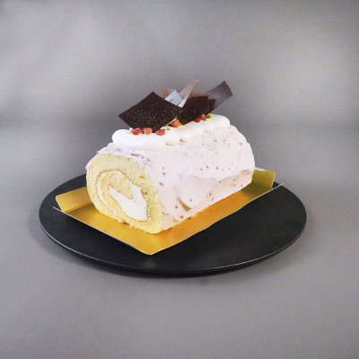 shirokane sweets TOKYO  白金プレミアムジャージーロール（苺）