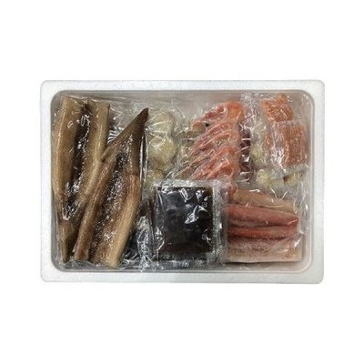 お歳暮 かにちり鍋 食品 ギフト プレゼント 贈答 熨斗 のし 贈り物 記念日 お祝い 冠婚葬祭 内祝 御祝 無地 出産内祝 結婚内祝 御見舞 快気祝 御仏前 志 お供(代引不可)【送料無料】