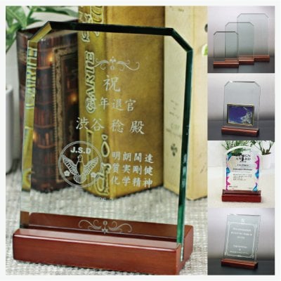 表彰状 表彰盾 感謝状 名入れ フォトフレーム /3サイズ（大300・中250・小200）〔10mm厚 角カット縦型/面取り/平面ガラス/専用布貼り箱入り！▼写真サイズ/L版/89×127/1枚or2枚/ゴールドorシルバー▼高級木製スタンド付き〕  出産祝 還暦祝 感謝状 社内表彰 写真彫刻