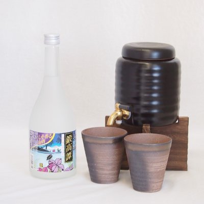 本格焼酎サーバー1000cc(18cm×24cm 1kg)三重県萬古焼き備前金彩ペアカップ(200ml×2個)合同酒精 しそ焼酎 鍛高譚 (千葉県) 720ml×1本
