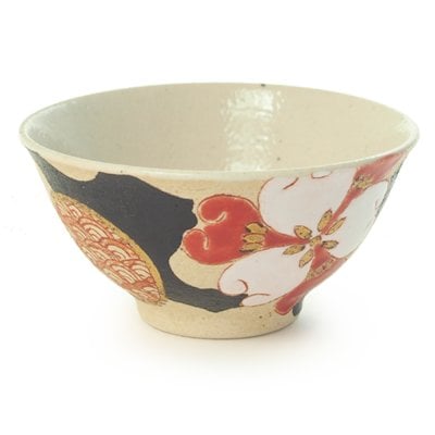 【名入れできます】九谷焼 ”ご飯茶碗”  『加賀國色華』赤い花 【ラッピング・のし・メッセージカード無料】*石川県の伝統工芸 『九谷焼』・佐藤剛志さんオリジナル作品*　大切な方のお名前を入れれば、より心のこもった世界にひとつだけのオリジナルギフトに！ご結婚御祝・誕生日御祝・敬老の日のプレゼントにどうぞ [kagahana002]