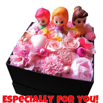 ディズニー プリンセス  花束風 フラワーギフト 箱を開けてサプライズ  ボックス レインボーローズプリザーブドフラワー入り ラプンツェル ベル リトルマーメイド 白雪姫 シンデレラ オーロラ姫 ジャスミン おまかせ3個入り