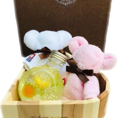 今治タオルギフト ハーバリウム＆ベア今治タオルセット 母の日 花束 バラ 誕生日 ギフト 記念日 還暦祝い 結婚祝い 出産祝い 女性 父の日 ★商品内容【今治くまちゃんタオル×２枚※白・ピンクとハーバリウム】 (黄色) タオルセット