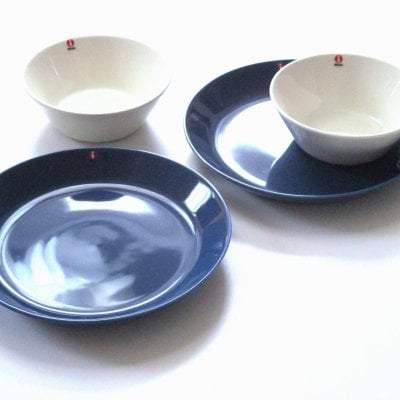 ブランドロゴ入りボックス付属　イッタラiittala ティーマ　ボウル・プレート　ペア（ビンテジブルー、ホワイト）【ブランド食器セット】【北欧】【御結婚御祝・内祝・新築御祝・還暦御祝・御礼・寿・ギフト包装可能】