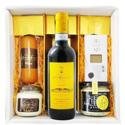 ★ 送料無料 ★ モンテプルチャーノ・ダブルッツオ 375ml + おつまみ4点セット 【 イタリア 赤ワイン・おつまみセット 】【 要冷蔵 】【 4050 】【 ハロウィン 贈り物 ギフト プレゼント 誕生日 結婚のお祝い 】