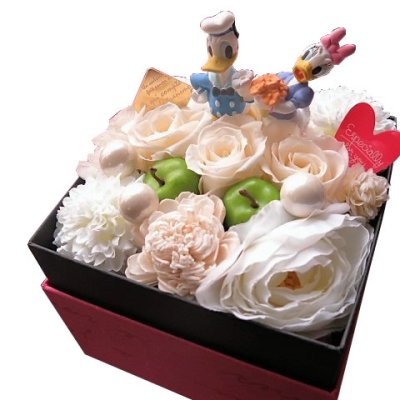 ドナルド デージー入り 花束風 ギフト 箱を開けてサプライズ ボックス 白バラ プリザーブドフラワー入り ホワイトデー 枯れないお花 彼女 友人 人気