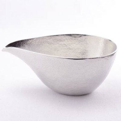 能作 片口 大 1個 ( 能作 即日発送 名入れ有料 酒器 日本酒 冷酒 片口 おすすめ 高岡銅器 結婚 出産 内祝い 引き出物 金婚式 誕生日プレゼント 還暦祝い 古希 喜寿 米寿 退職 定年 プレゼント お祝い お返し お礼 令和 両親 父 母 男性 女性 日本製 おすすめ ) 