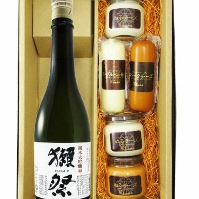★ 送料無料 ★ 獺祭 純米大吟醸45 720ml ＋ チーズ 5種セット【 日本酒・おつまみセット 】【 要冷蔵 】【 6336 】【 ハロウィン 贈り物 ギフト プレゼント 誕生日 結婚のお祝い 】