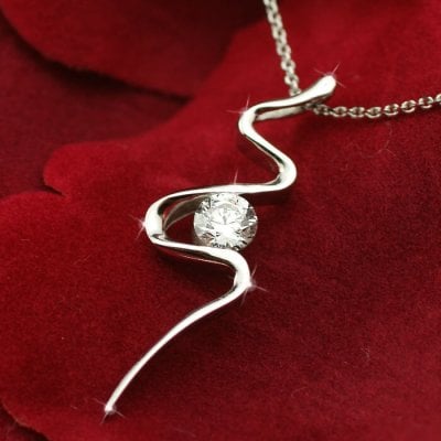 ネックレス レディース シャイニィ ウェイブ 0.65ct シルバー CZダイヤモンド 金属アレルギー 対応 アクセサリー 母の日 誕生日 プレゼント 女性 彼女 結婚記念日 妻 おすすめ 人気 プリザーブドフラワー ジュエリーボックス ラッピング付き ギフト 