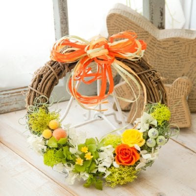 妖精の箱庭みたいなシトラスカラーのフェアリーリース★Jardin miniature de la fee Tangerine	【結婚式 ギフト】【結婚ギフト】【結婚式】【ウェディングギフト】【ギフト プリザーブド フラワー】【結婚祝い】【結婚記念日】【出産祝い】【歓迎 退職】【公演 楽屋見舞い】【開店 オープン】【記念】