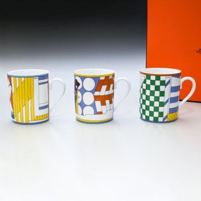 エルメス 食器 HERMES フォーブルのプロムナード 2021年新作 マグカップ マグ コップ No.1 No.2 No.3 3点セット 300ml 051431P 食器 結婚祝い 洋食器 51431P 【スペシャルラッピング1100円(別売り)】 送別会 誕生日 お中元 還暦祝い 結婚祝い 結婚式 高級 父の日 母の日【スペシャルラッピング1100円(別売り)】 即日発送 ホワイトデー