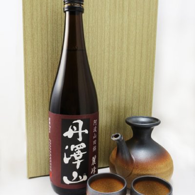 ★ 送料無料 ★    丹澤山 麗峰 720ml + 美濃焼 酒燗器 カラカラ + お猪口２個セット  【 酒器セット 】【 4702 】【 ハロウィン 贈り物 ギフト プレゼント 誕生日 結婚のお祝い 】