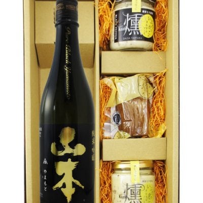 ★ 送料無料 ★ 山本 ピュアブラック 純米吟醸 720ml + いぶりがっこ3点セット 【 おつまみセット 】【 3828 】【 ハロウィン 贈り物 ギフト プレゼント 誕生日 結婚のお祝い 】