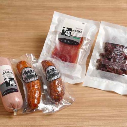 北海道 ハム セット 厳選4種 生ハム ボロニア スパイスビーフ ソフトサラミ おつまみ ギフト 贈答
